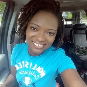 Meet your Posher, Stefanie